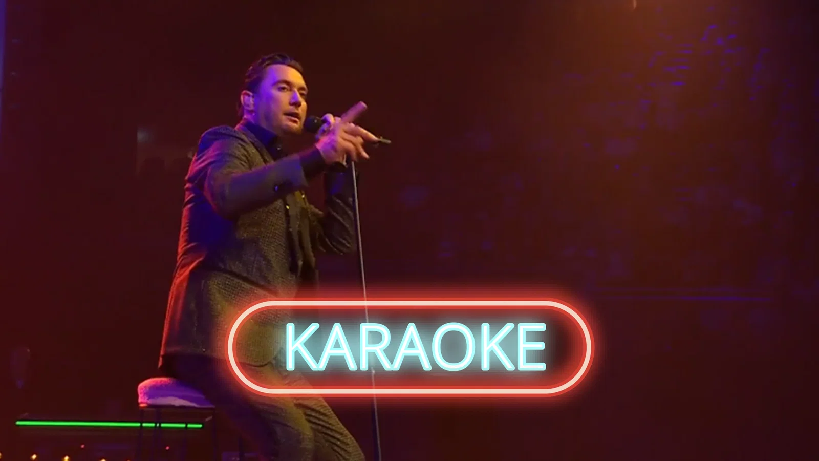 Karaoke | Hoeveel Tranen Moet ik Huilen background